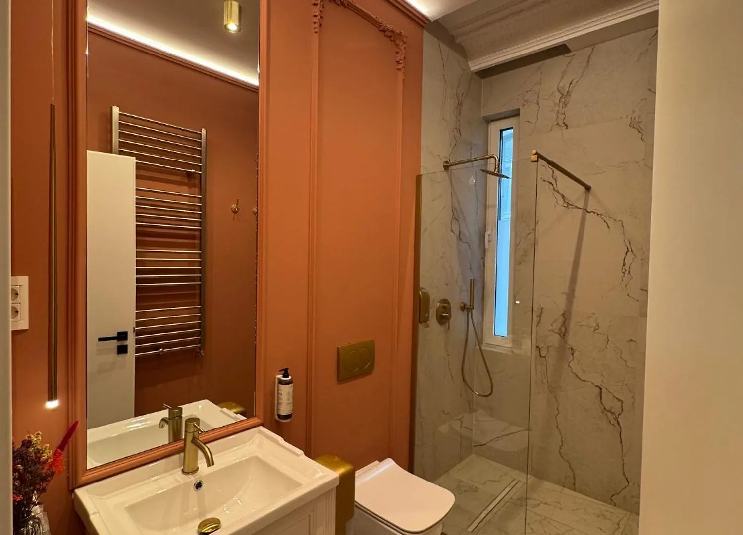 ***** Guest house House4You - Praporgescu Bucharest Romania