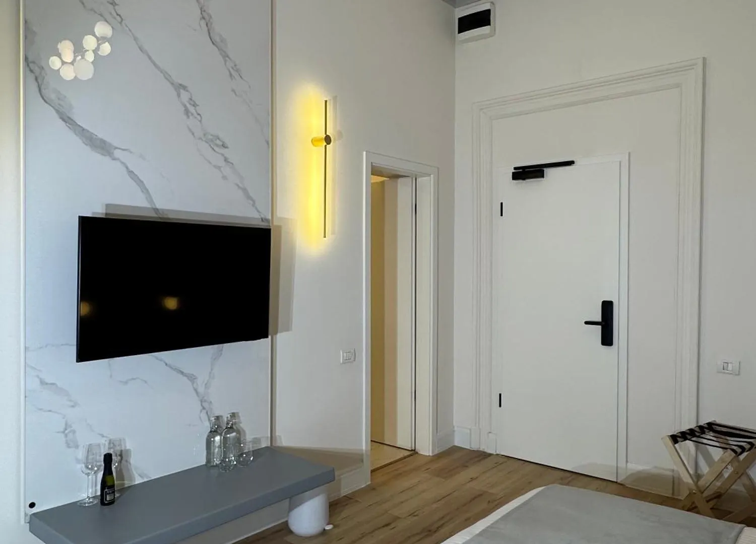 House4You - Praporgescu Bucharest 5*,