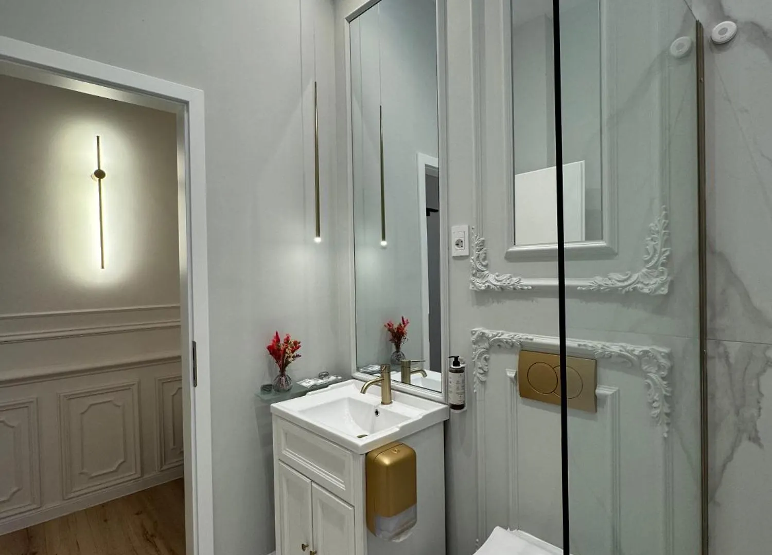 Pensjonat House4You - Praporgescu Bukareszt