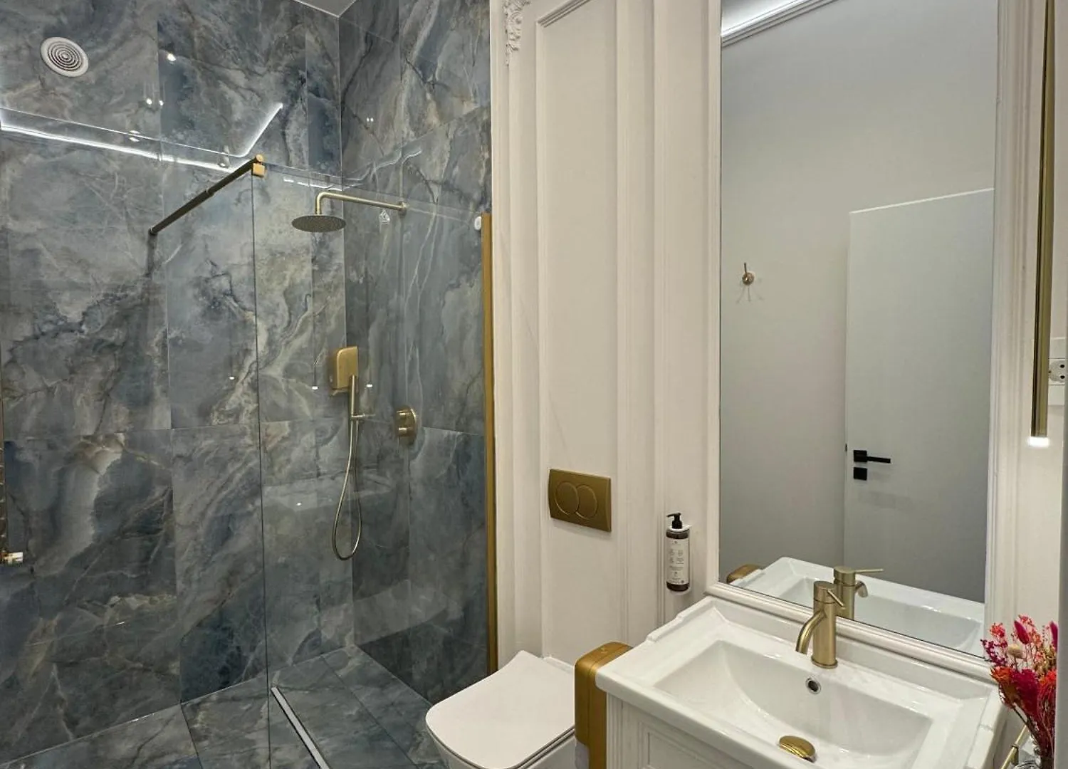 ***** Pensjonat House4You - Praporgescu Bukareszt Rumunia