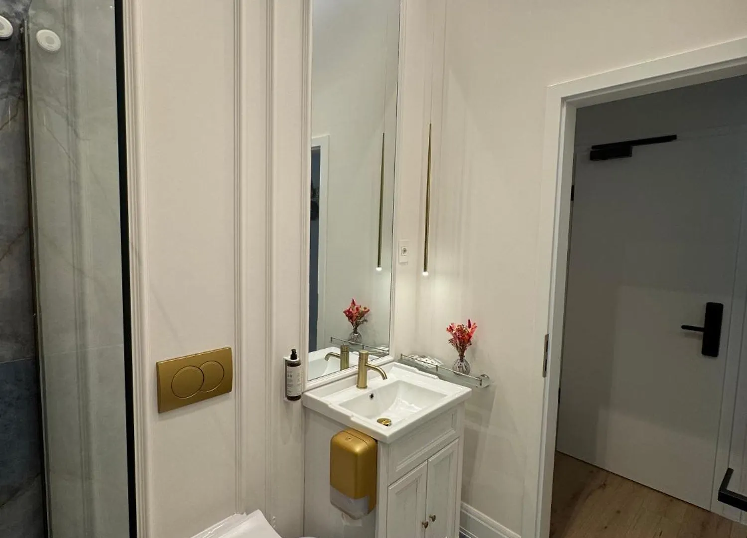 House4You - Praporgescu Bucharest Guest house